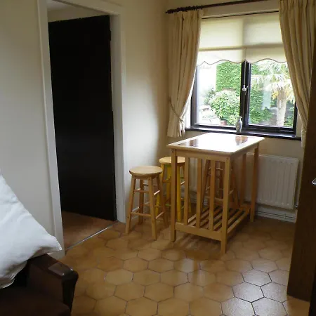 Your From In The Sunny South East. Apartment *